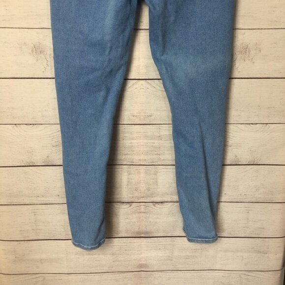 Forever 21 Light Wash Distressed Knee High Rise Skinny Jeans 31 - Picture 6 of 6